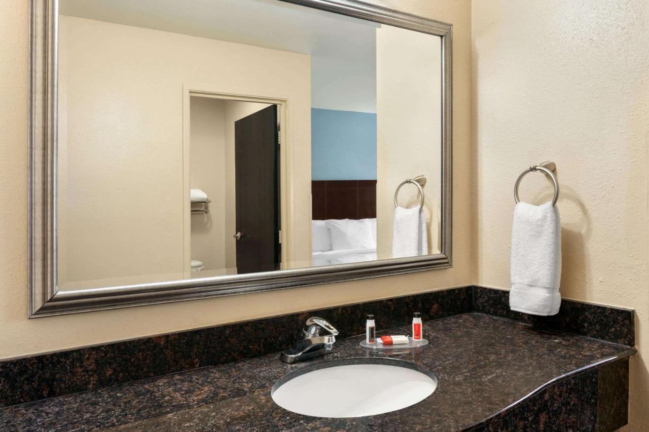 ซูเปอร์ 8 บาย วินด์แฮม แนชวิลล์ อีสต์ Hotel ภายนอก รูปภาพ