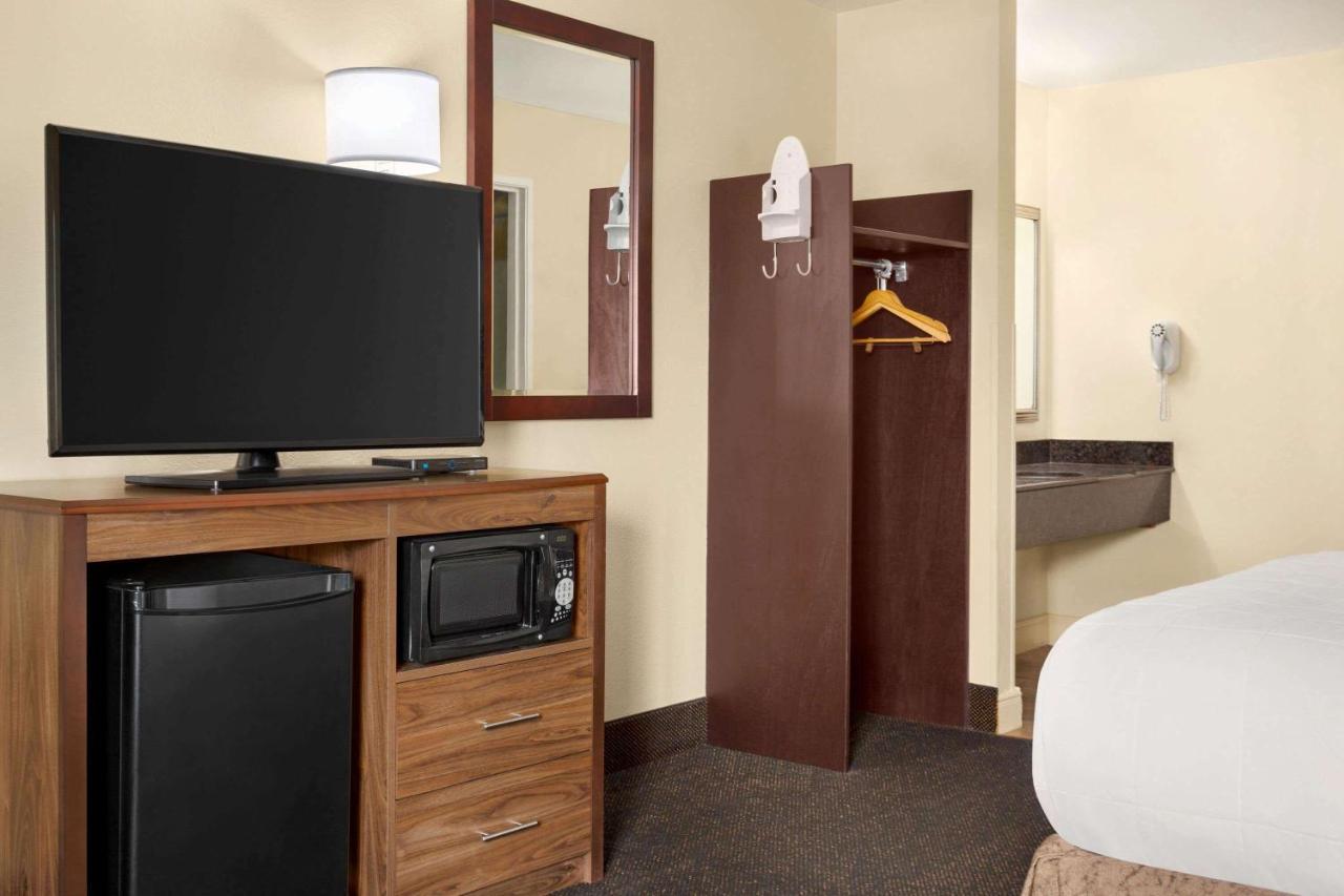ซูเปอร์ 8 บาย วินด์แฮม แนชวิลล์ อีสต์ Hotel ภายนอก รูปภาพ