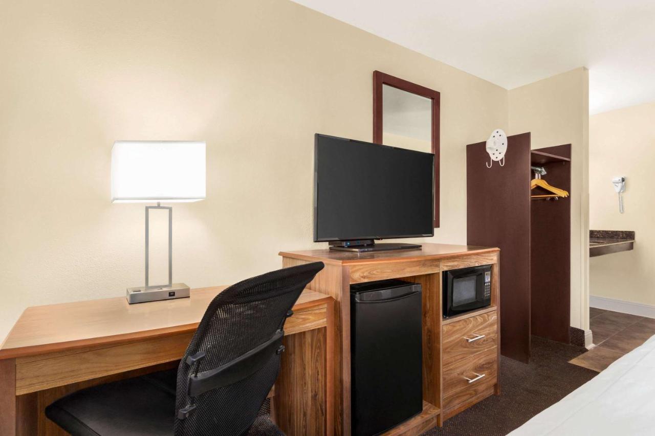 ซูเปอร์ 8 บาย วินด์แฮม แนชวิลล์ อีสต์ Hotel ภายนอก รูปภาพ