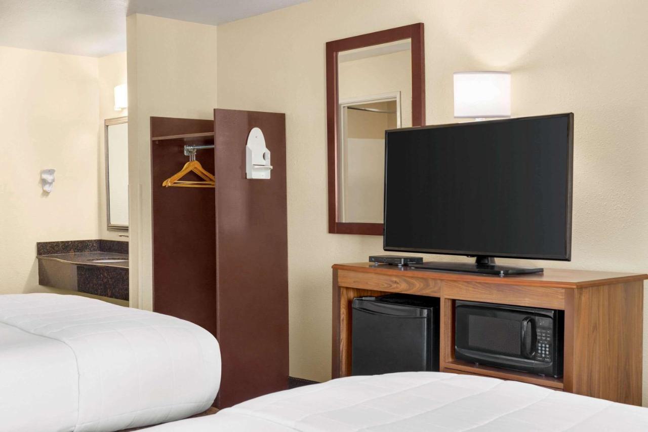 ซูเปอร์ 8 บาย วินด์แฮม แนชวิลล์ อีสต์ Hotel ภายนอก รูปภาพ