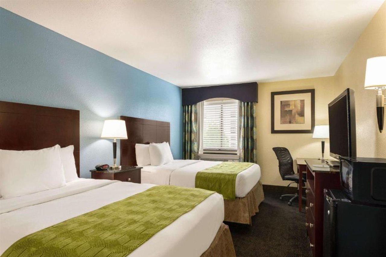 ซูเปอร์ 8 บาย วินด์แฮม แนชวิลล์ อีสต์ Hotel ภายนอก รูปภาพ